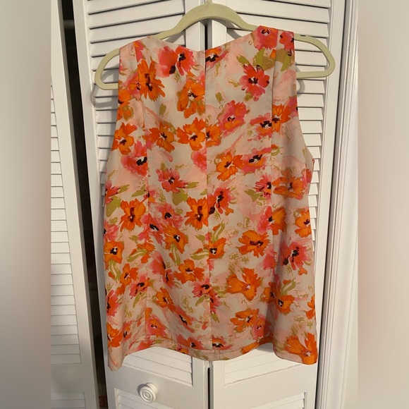 Loft Women’s blouse (no sleeves size large) - Picture 2 of 4